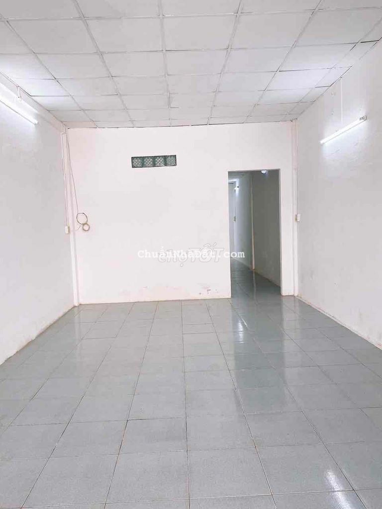 Cho thuê mặt tiền đương Trương Định chỉ 12tr/tháng kinh doanh tự do