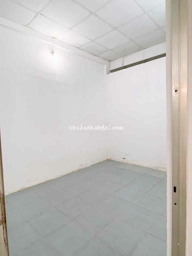 Cho thuê mặt tiền đương Trương Định chỉ 12tr/tháng kinh doanh tự do