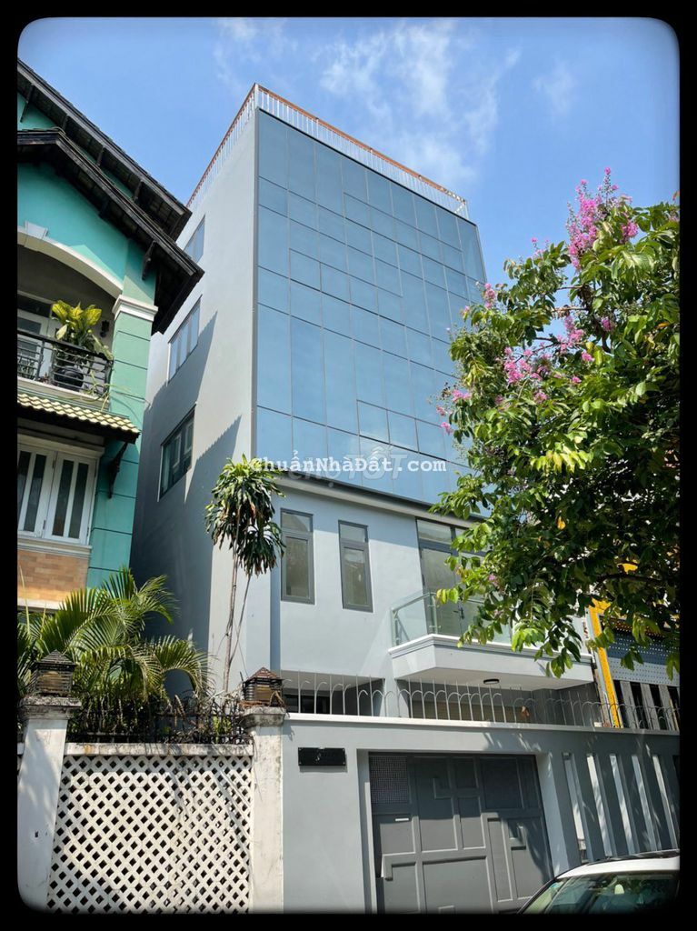 Cho thuê tòa nhà mặt tiền đường Hoa Lan - 8 x 18m - HT4L - Giá 150Tr/