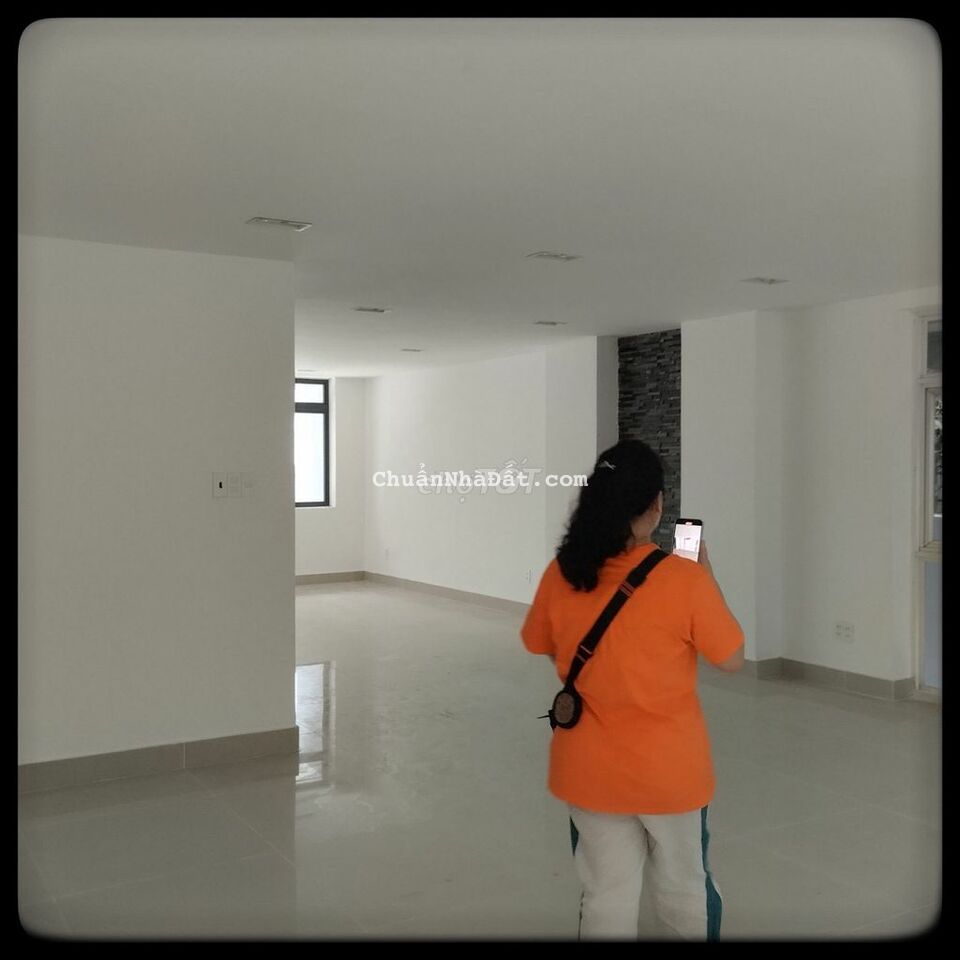 Cho thuê tòa nhà mặt tiền đường Hoa Lan - 8 x 18m - HT4L - Giá 150Tr/