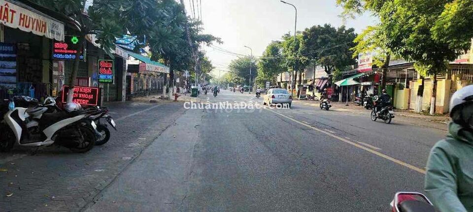 Cho thuê nhà MT Quang Trung, gần trường Phạm Văn Đồng Cho thuê nhà MT Quang Trung, gần trường Phạm Văn Đồng