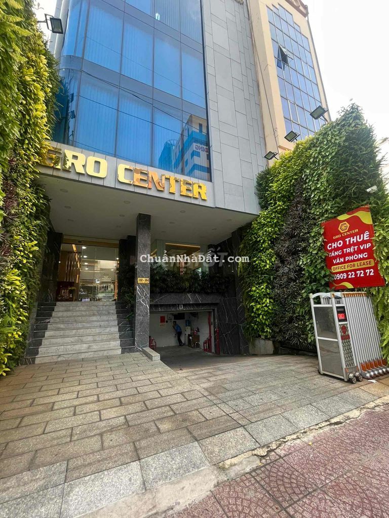 văn phòng vip full nội thất có 3 phòng riêng cho các sếp. Quận 1