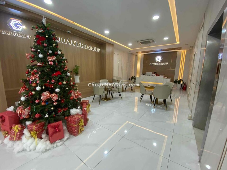 Quận 1. Cho thuê văn phòng với 4 sàn mỗi sàn 120m2. full nội thất. Quận 1. Cho thuê văn phòng với 4 sàn mỗi sàn 120m2. full nội thất.