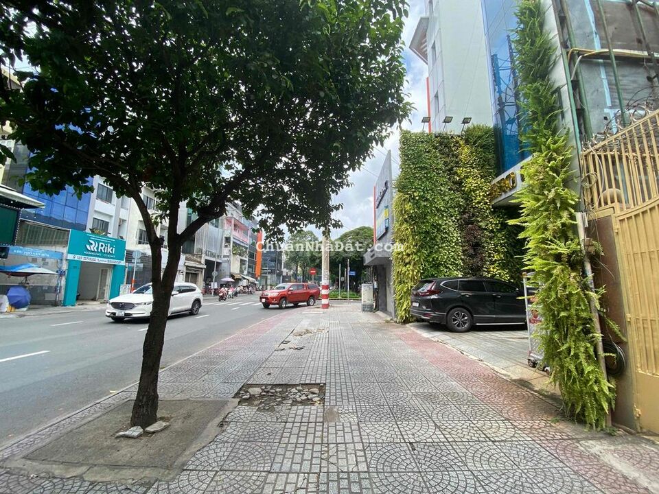 cho thuê toà nhà mới tại 132-135 Điện Biên Phủ, Full nội thất. bao phí