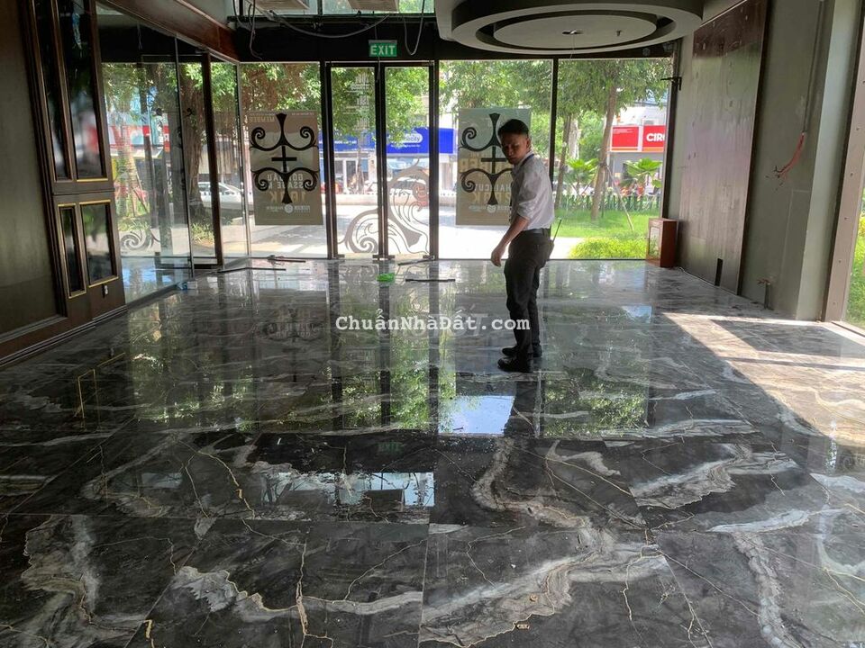 Mặt bằng shophouse góc 2 mặt tiền - Khu Hà Đô - 156,6m2 - Giá 90 trieu Mặt bằng shophouse góc 2 mặt tiền - Khu Hà Đô - 156,6m2 - Giá 90 trieu