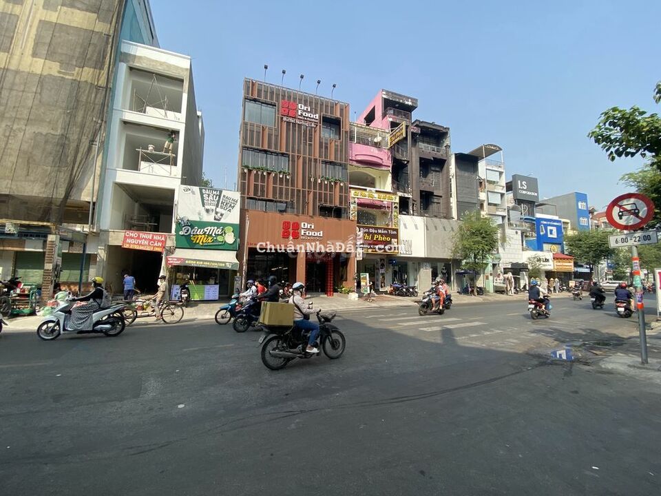 Nhà mặt tiền Sư Vạn Hạnh, 4x20m, trệt 2 lầu, kinh doanh sầm uất Nhà mặt tiền Sư Vạn Hạnh, 4x20m, trệt 2 lầu, kinh doanh sầm uất