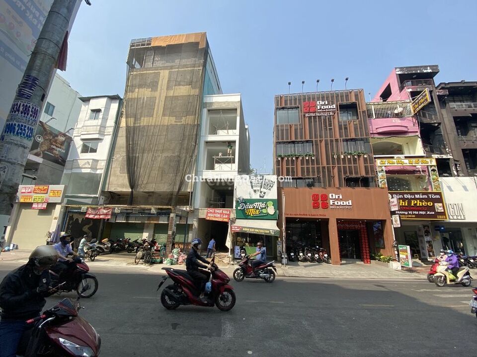 Nhà mặt tiền Sư Vạn Hạnh, 4x20m, trệt 2 lầu, kinh doanh sầm uất Nhà mặt tiền Sư Vạn Hạnh, 4x20m, trệt 2 lầu, kinh doanh sầm uất