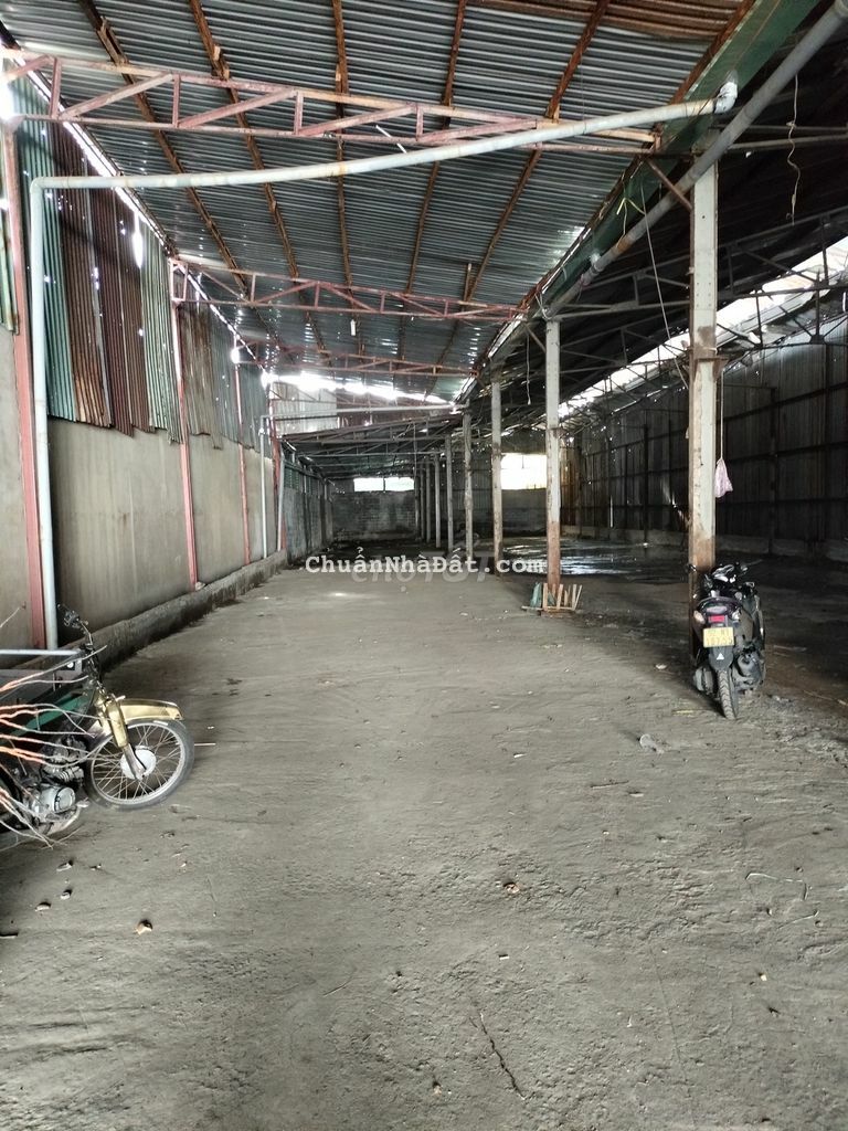 Kho xưởng đường Phan Văn Hớn. 1000m2. 45 triệu