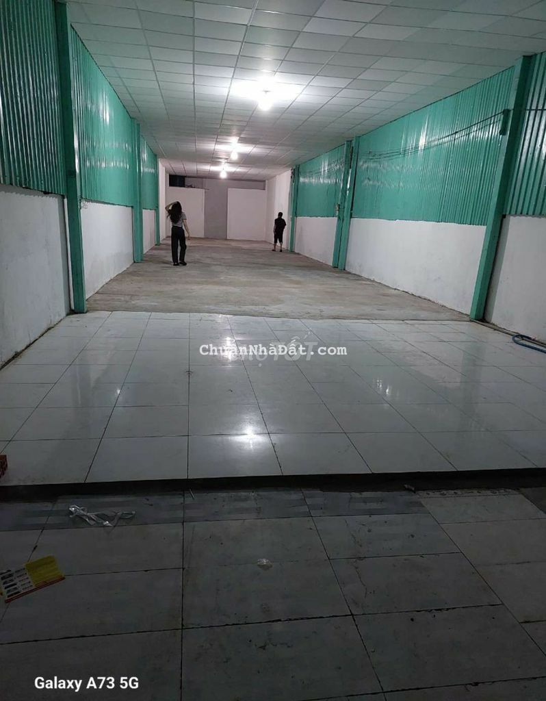 Kho xưởng mới 100% đường xe tải 5t thông ra Quốc Lộ 1A. Điện 3pha