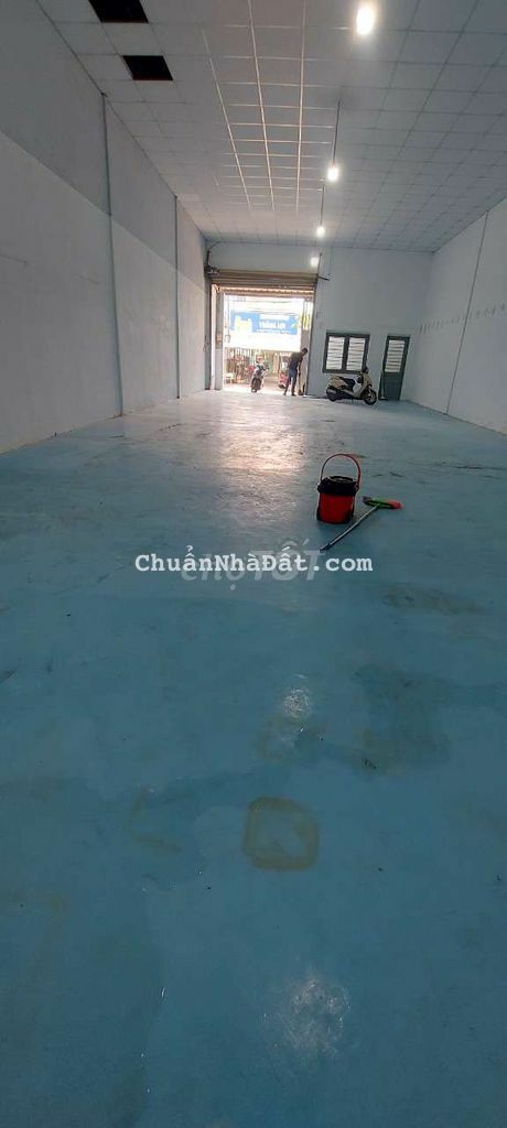 Xưởng mới đẹp 200m2 cam kết như hình ảnh nền epoxy trần cao 6m xe tải