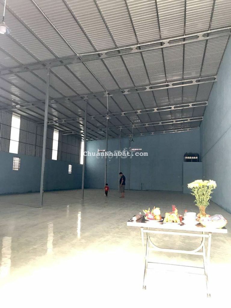 Nhà Xưởng dt 10x40m MT đường xe tải Hiệp Thành Q12 , giá 24 triệu TL Nhà Xưởng dt 10x40m MT đường xe tải Hiệp Thành Q12 , giá 24 triệu TL