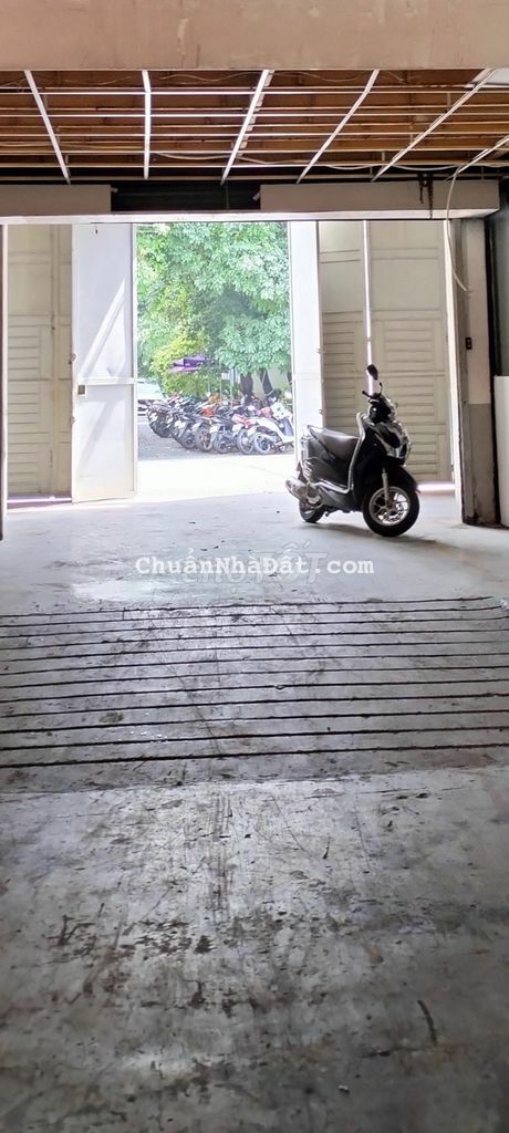 Xưởng đường nguyễn văn quá. 550m2. giá 28 triệu