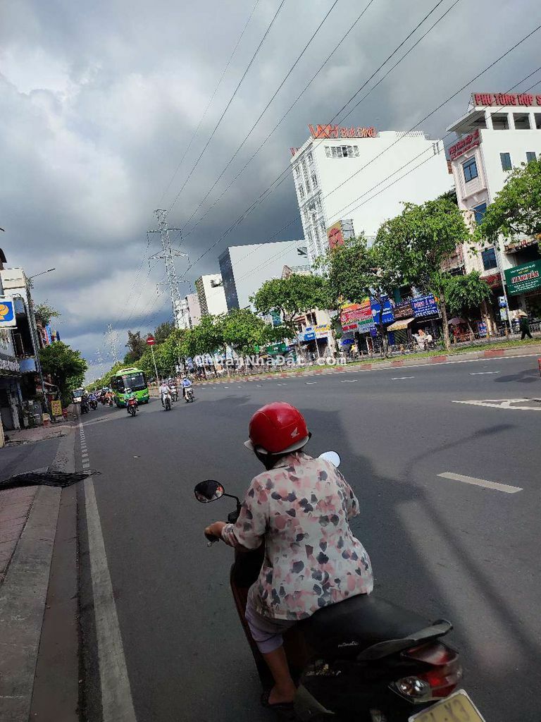 MT Kinh Dương Vương 14x42 1 lầu trống suốt