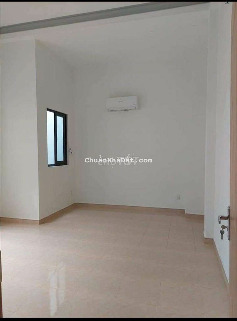 Nhà mới 4.5x25 3 lầu 7PN ngay metro Bình Phú