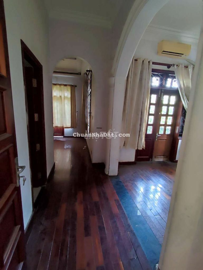 Nhà góc 8x20 3 lầu cực rộng đường 10mi Nhà góc 8x20 3 lầu cực rộng đường 10mi