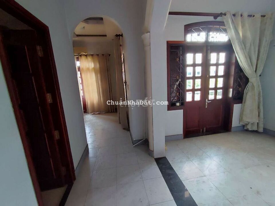 Nhà góc 8x20 3 lầu cực rộng đường 10mi Nhà góc 8x20 3 lầu cực rộng đường 10mi