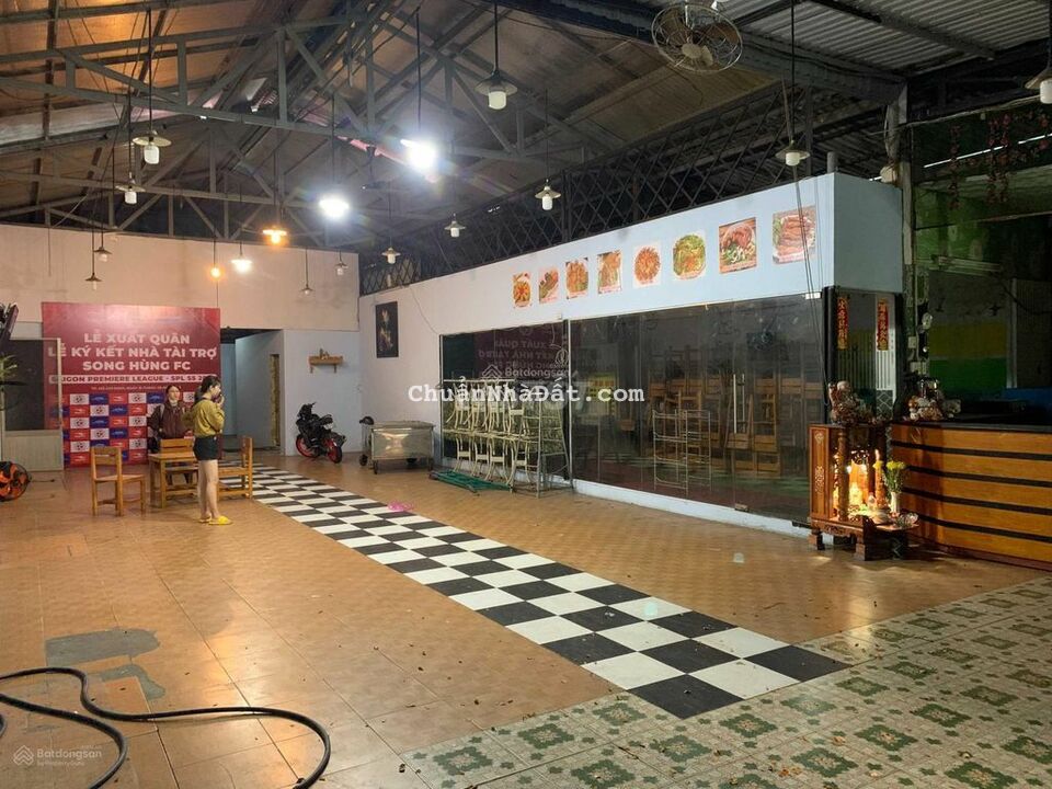 Cho thuê mặt bằng 11x30m Lê Văn Lương, Q.7