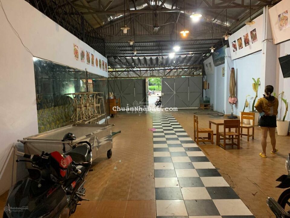 Cho thuê mặt bằng 11x30m Lê Văn Lương, Q.7