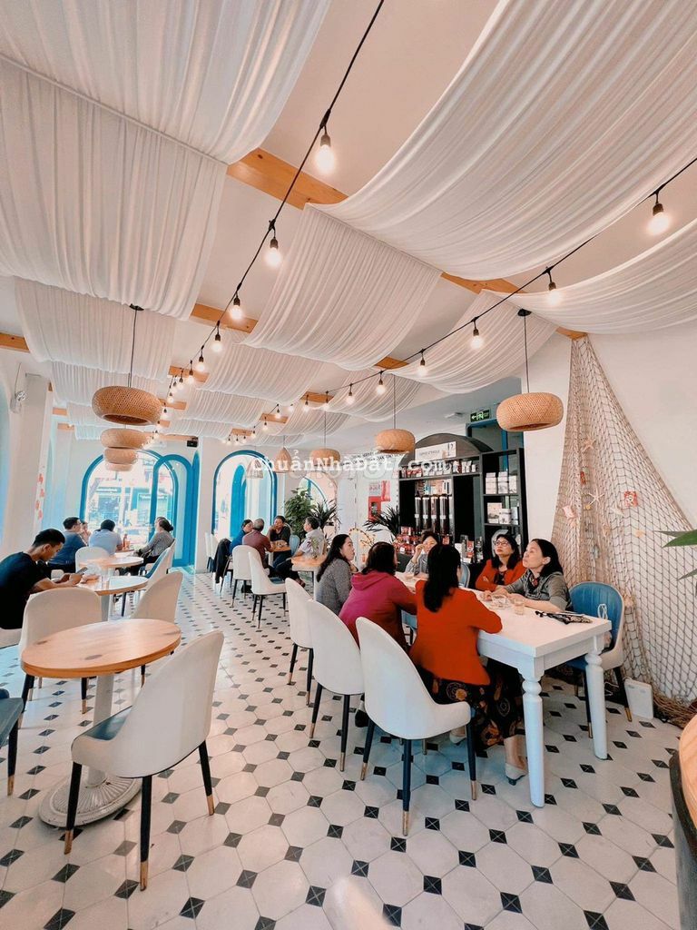 Cho thuê hoặc sang cf mt TRẦN HƯNG ĐẠO - vào kd ngay