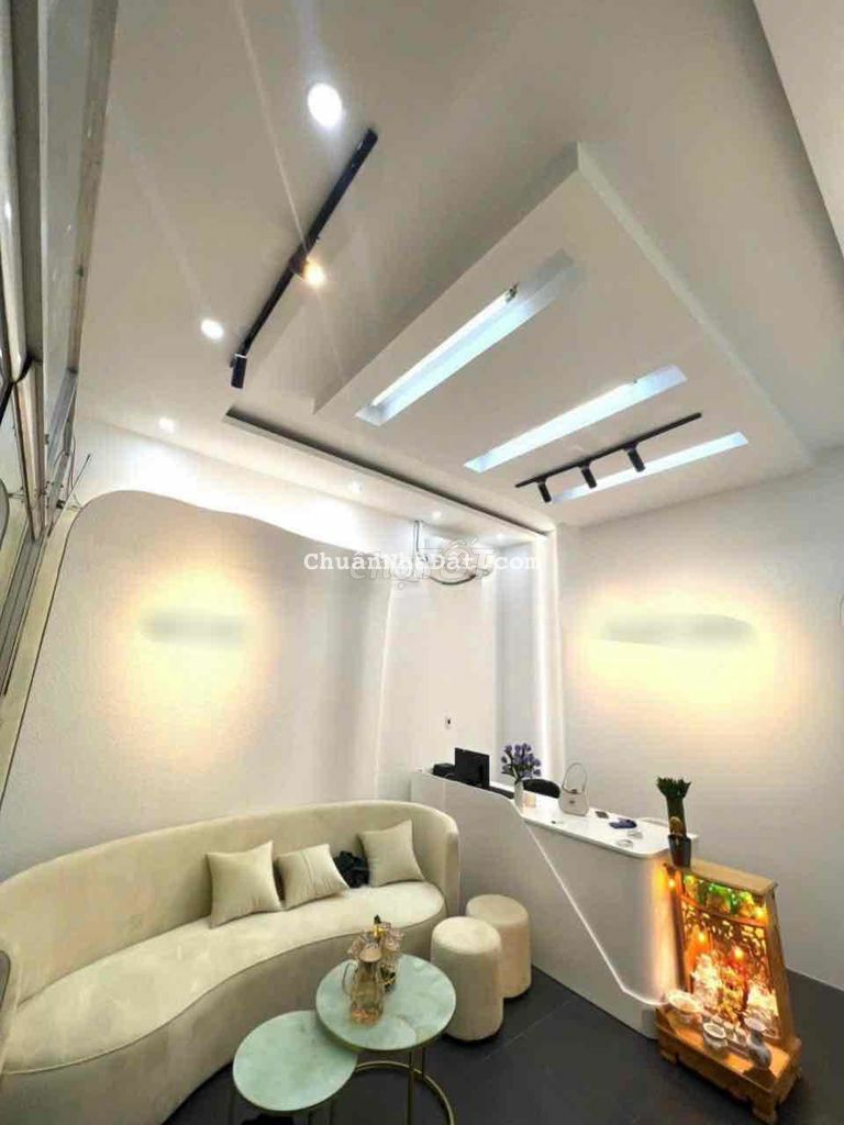 Cho thuê nhà cấp 4 90m2 1pn/1wc mặt tiền trần cao vân - giá : 12tr Lh;