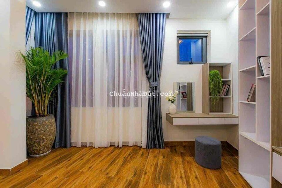 Cho thuê nhà MT Ng Đức Thuận , 4PN , Sân rộng