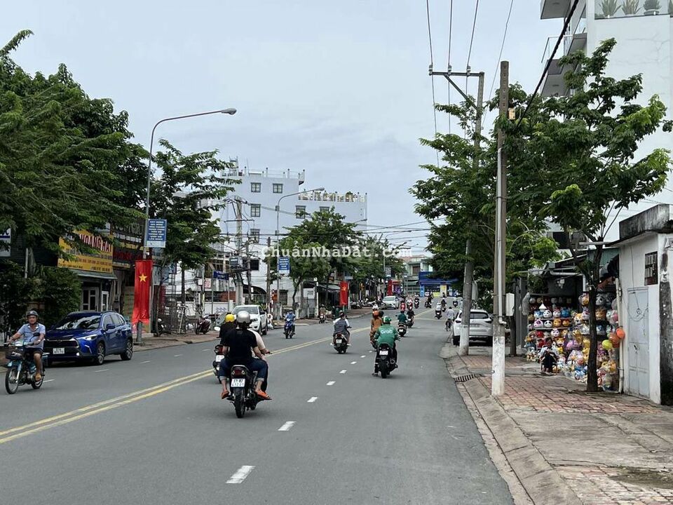 Cho thuê mặt bằng mặt tiền đường Cách mạng tháng 8, kinh doanh Vip