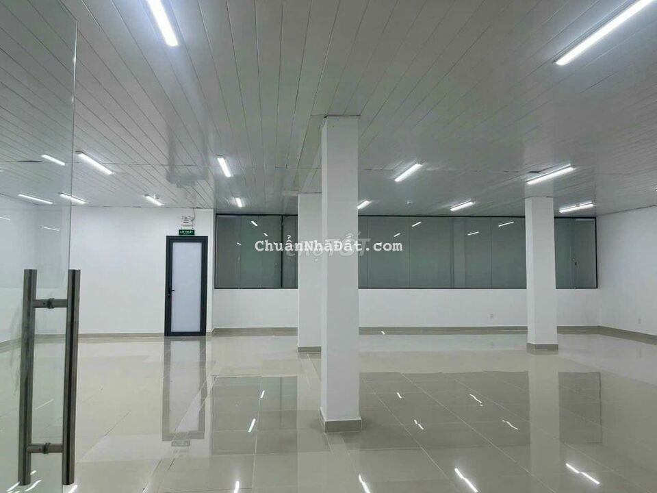 Cho thuê tòa nhà văn phòng 8x16m hầm 5 lầu Phổ Quang Tân Bình