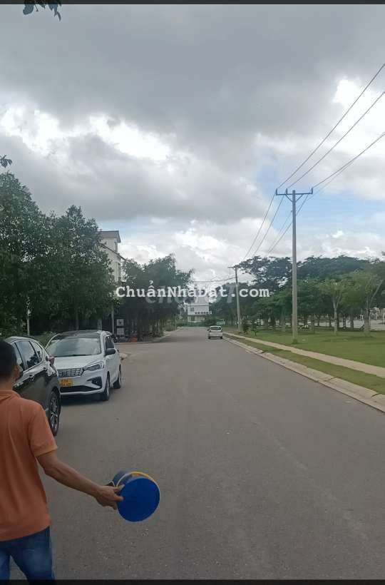 Sang quán Cafe lô góc 300m2 tại KDC Vĩnh Tân giá 340 triệu.