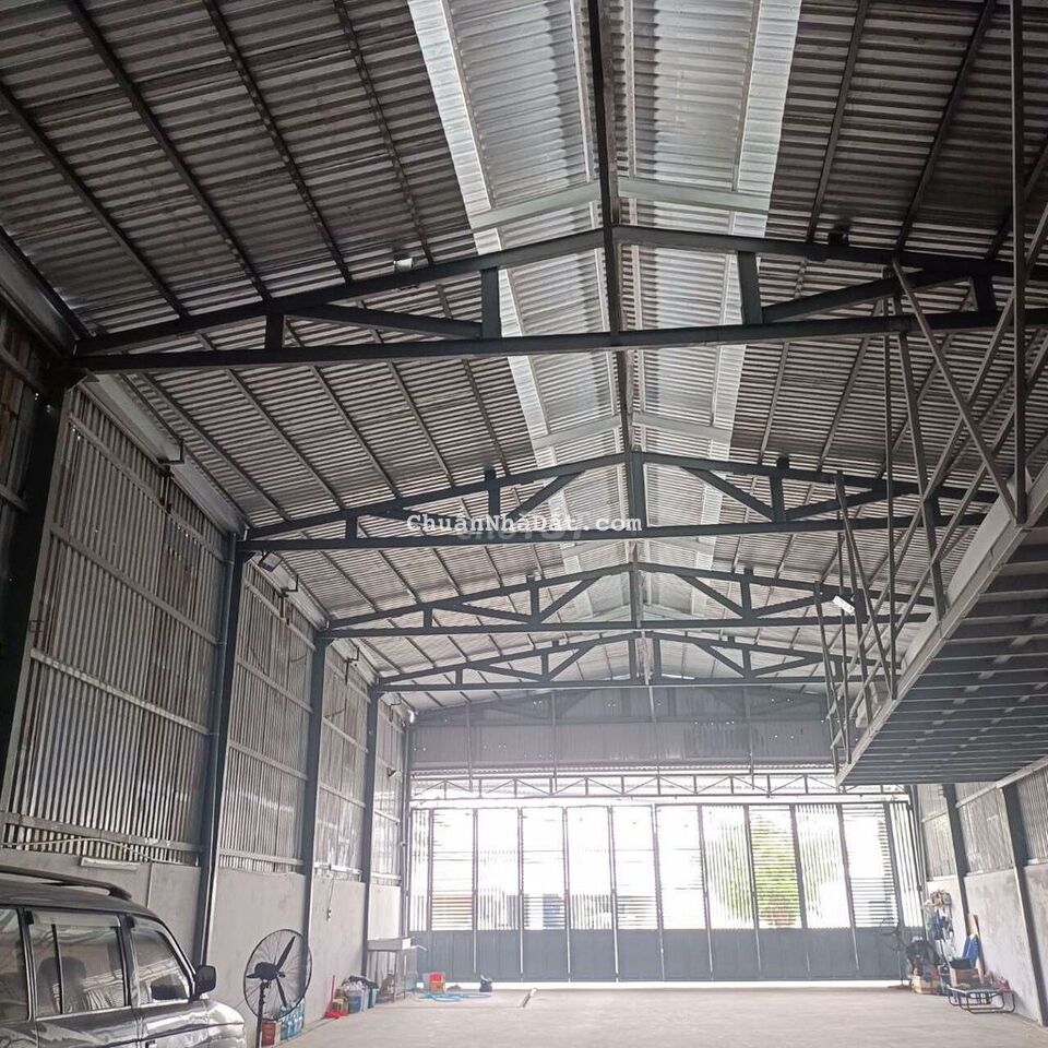 Kho rộng 500M2 mặt tiền đường tỉnh 920 , có lửng tiện ở và văn phòng