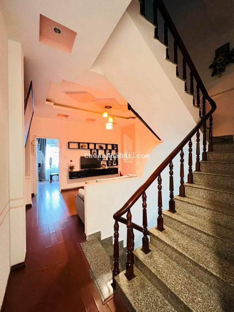 CHO THUÊ CĂN NHÀ MT Đ. NGUYỄN CÔNG TRỨ , phường 8