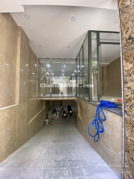 Hot ! Cho thuê mặt bằng kinh doanh ,văn phòng tại Trần Quang Diệu 140m2 x2T ô tô đỗ cửa vỉa hè 4M