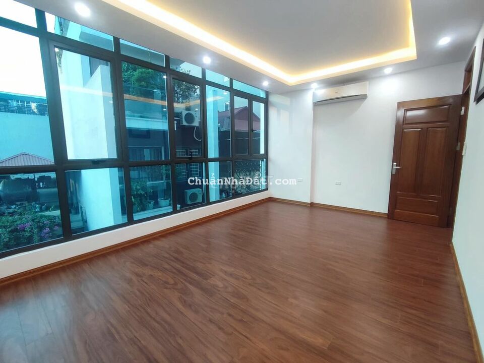 Cần cho thuê văn phòng ở Tầng 5 *S30m2 tại Thái Hà- Đống Đa - Hà Nội