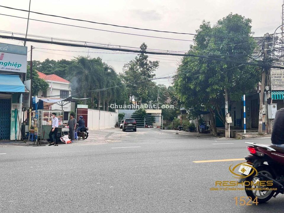 Cho thuê đất 270m2 sau lưng công an tỉnh P.Tân Tiến 10tr/th vị trí đẹp