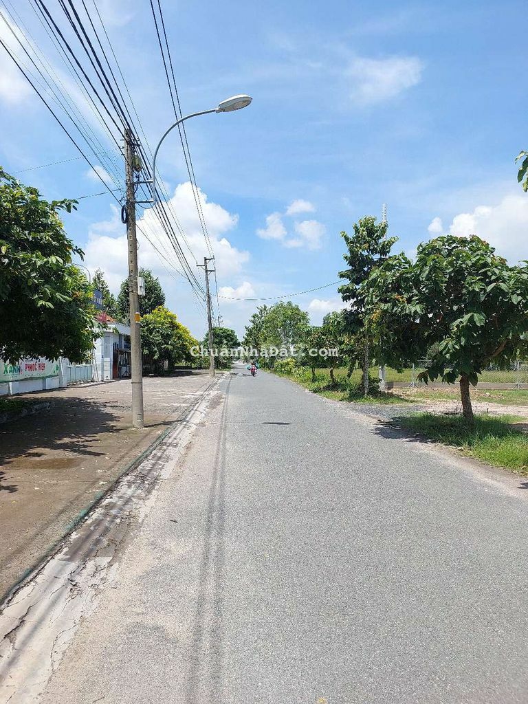 Cho thuê đất mặt tiền, 3.000 m2, mở câu cá, kho