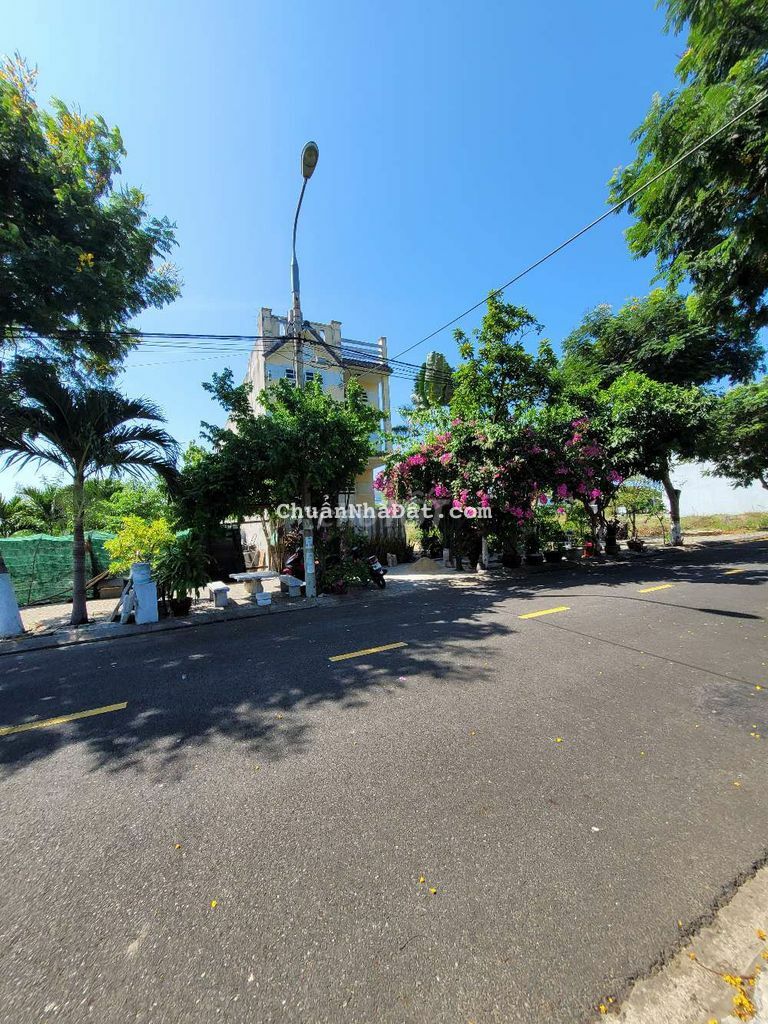 Cho thuê kho - xưởng . Đường NGUYỄN HỮU CẦU. Khu sơn thủy sl. Hòa hải Cho thuê kho - xưởng . Đường NGUYỄN HỮU CẦU. Khu sơn thủy sl. Hòa hải