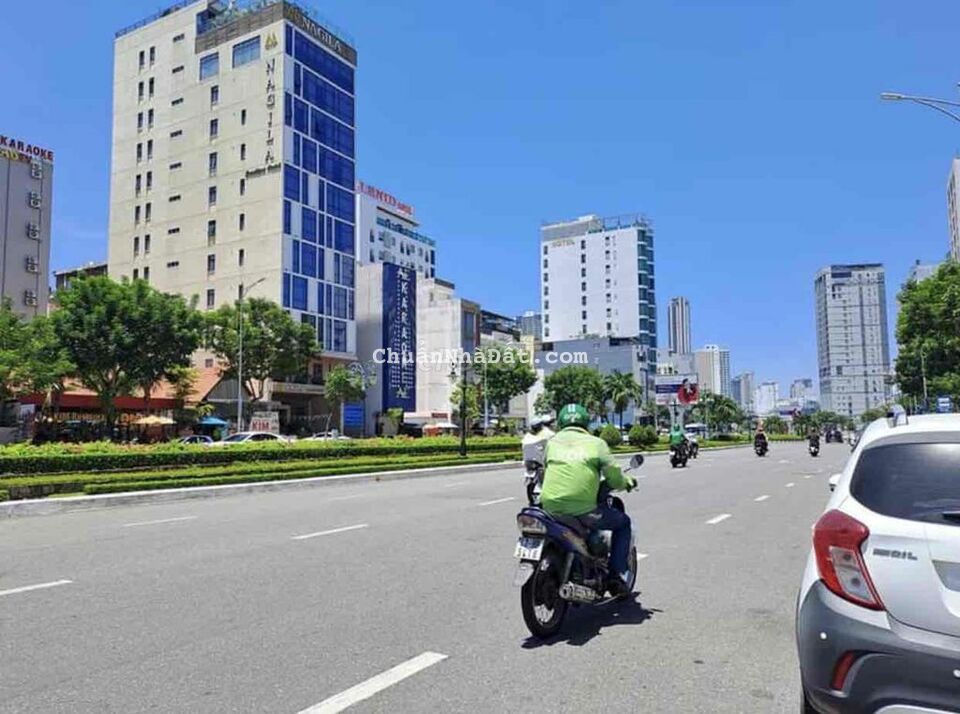 ⭐⭐⭐CHO THUÊ LÔ ĐẤT PHẠM VĂN ĐỒNG - DIỆN TÍCH 180M. PHÙ HỢP KINH DOANH